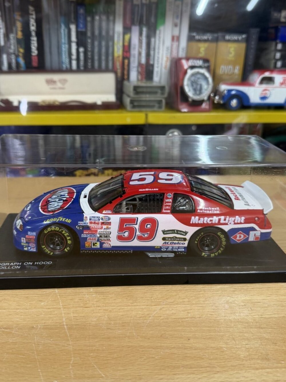 Mike Dillon Kingsford  1/24 NASCAR Diecast Autographed NO COA